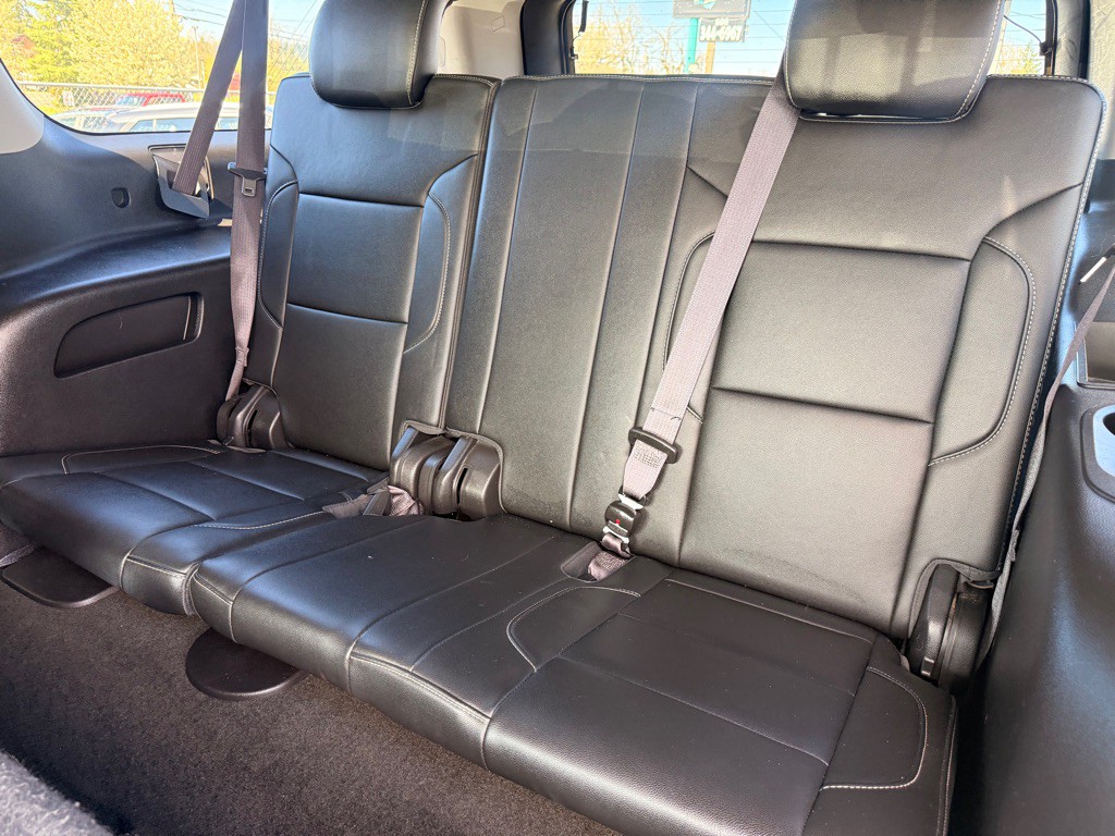 2017 Chevrolet Suburban Image 12