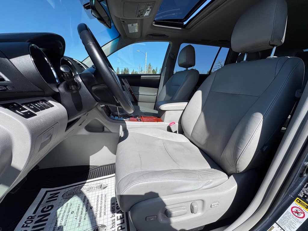2011 Toyota Highlander Image 9