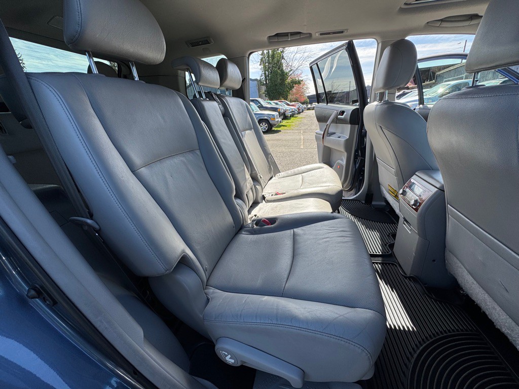 2011 Toyota Highlander Image 12