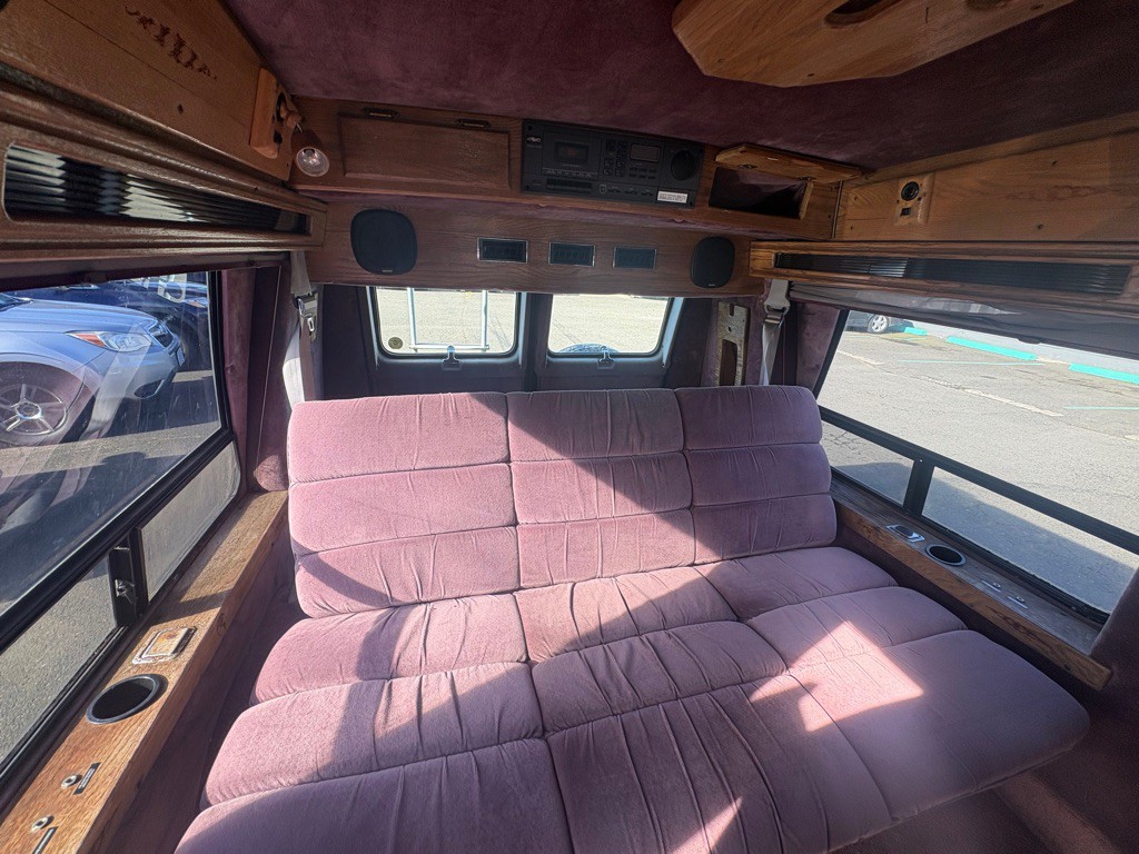 1994 Chevrolet G20 Image 9