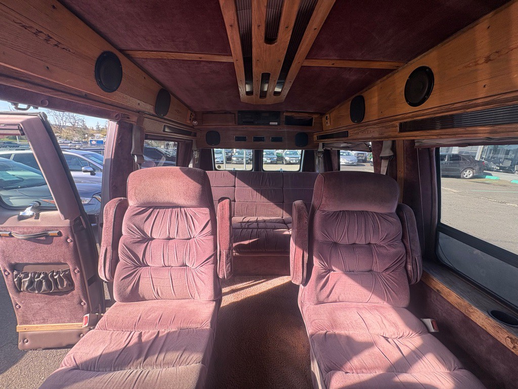 1994 Chevrolet G20 Image 10