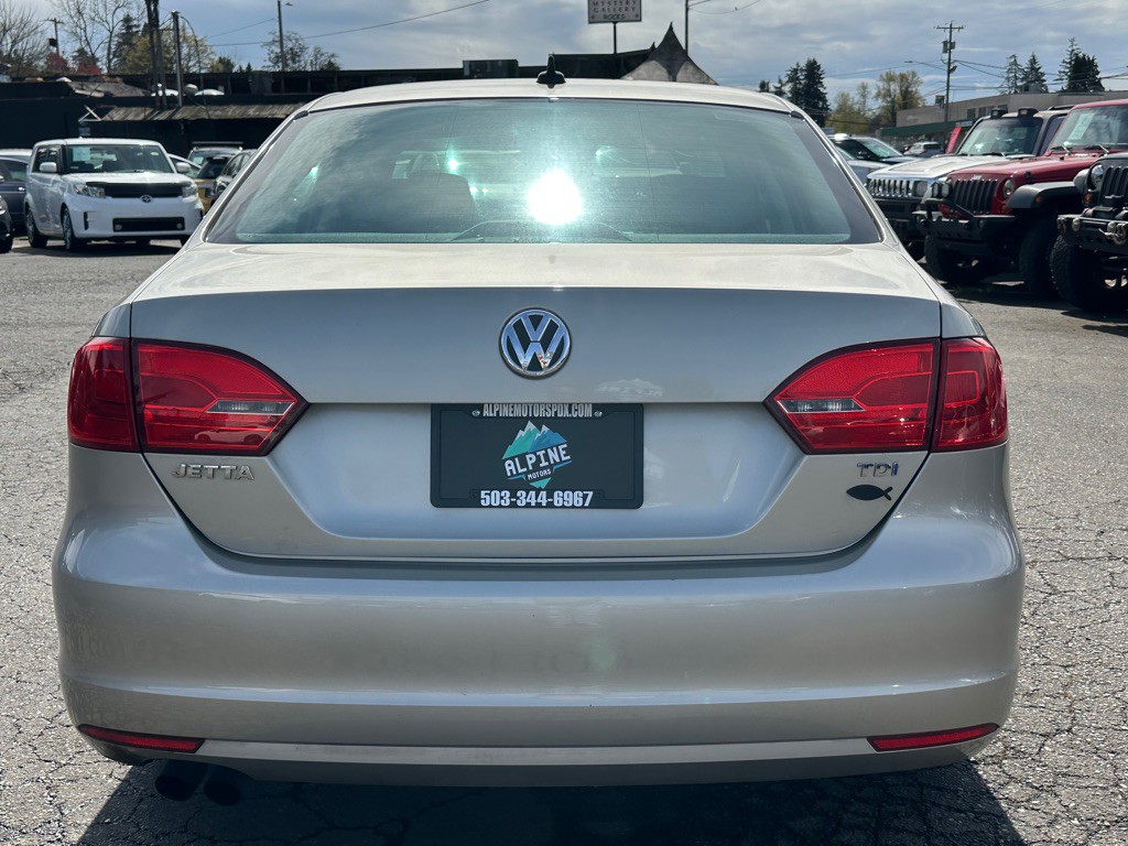 2012 Volkswagen Jetta Image 3