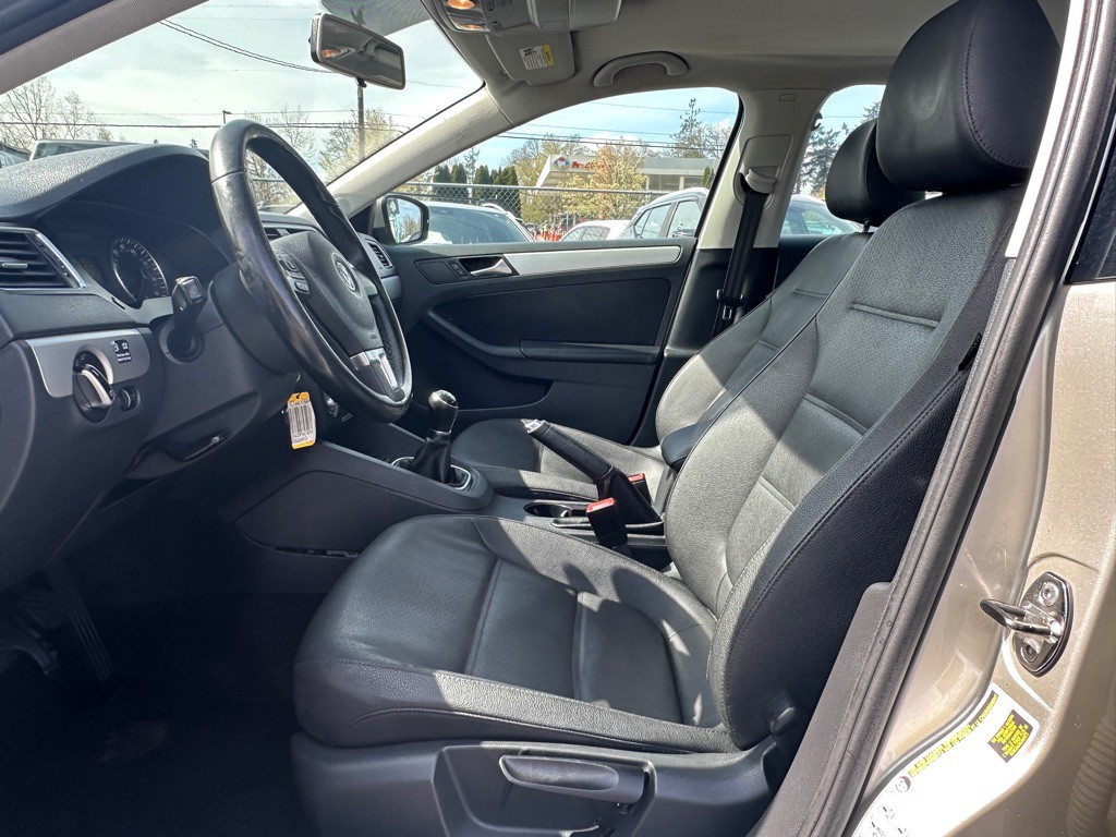 2012 Volkswagen Jetta Image 7