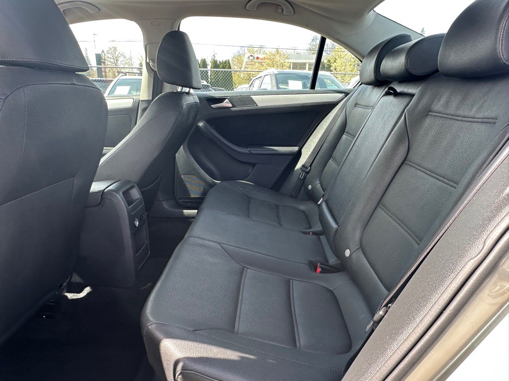 2012 Volkswagen Jetta Image 8