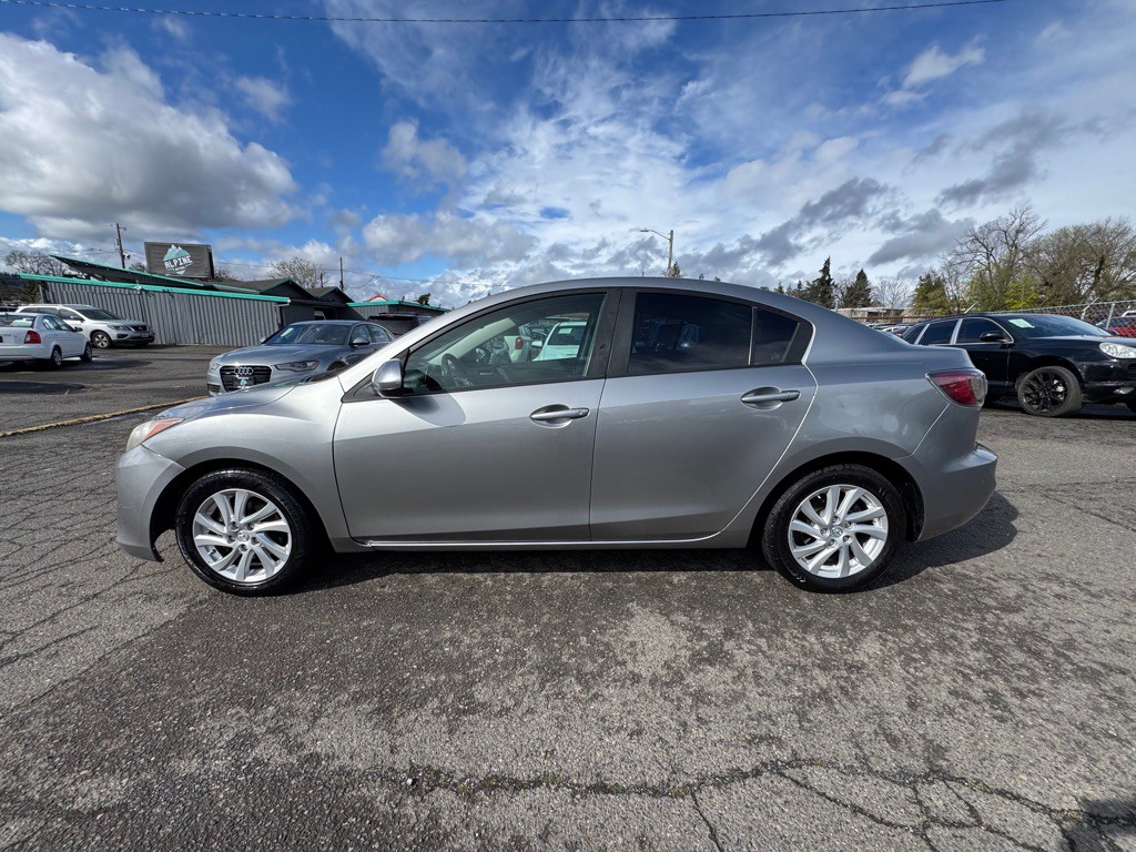 2012 Mazda Mazda3 Image 2