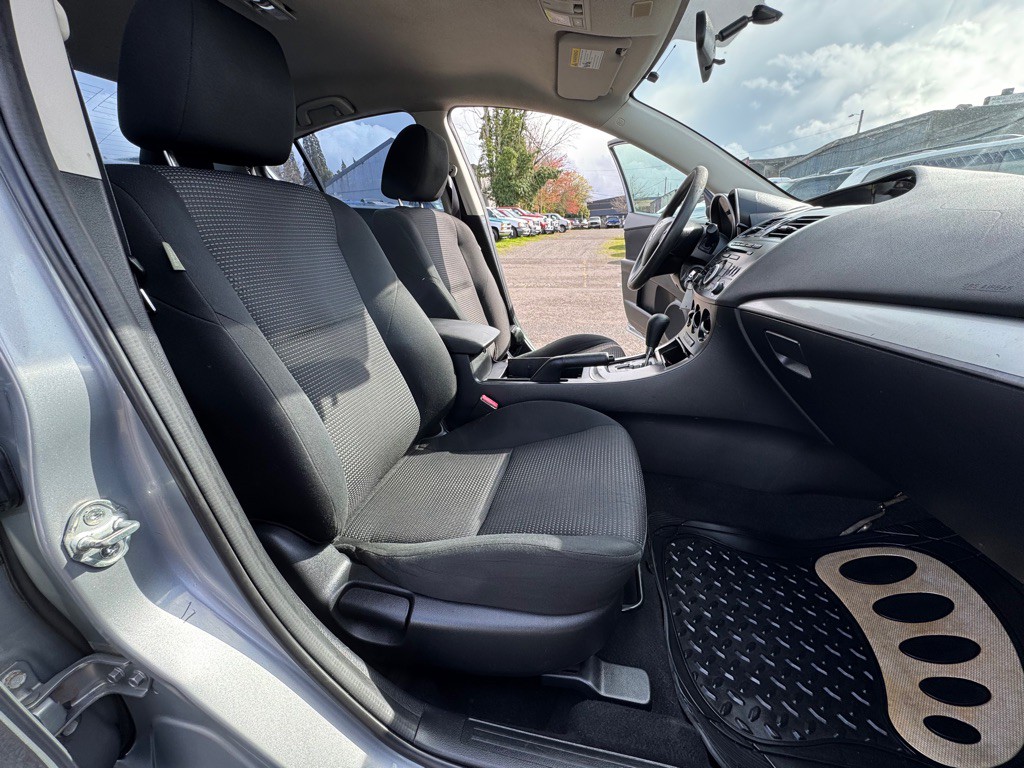 2012 Mazda Mazda3 Image 11