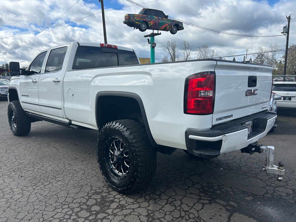 2016 GMC Sierra Image 2