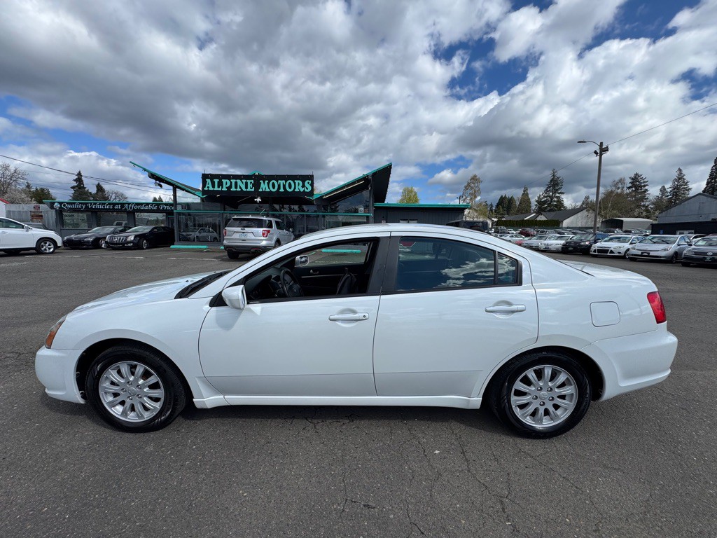 2012 Mitsubishi Galant Image 2