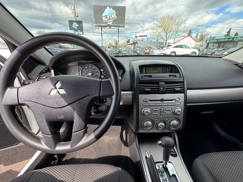 2012 Mitsubishi Galant Image 8
