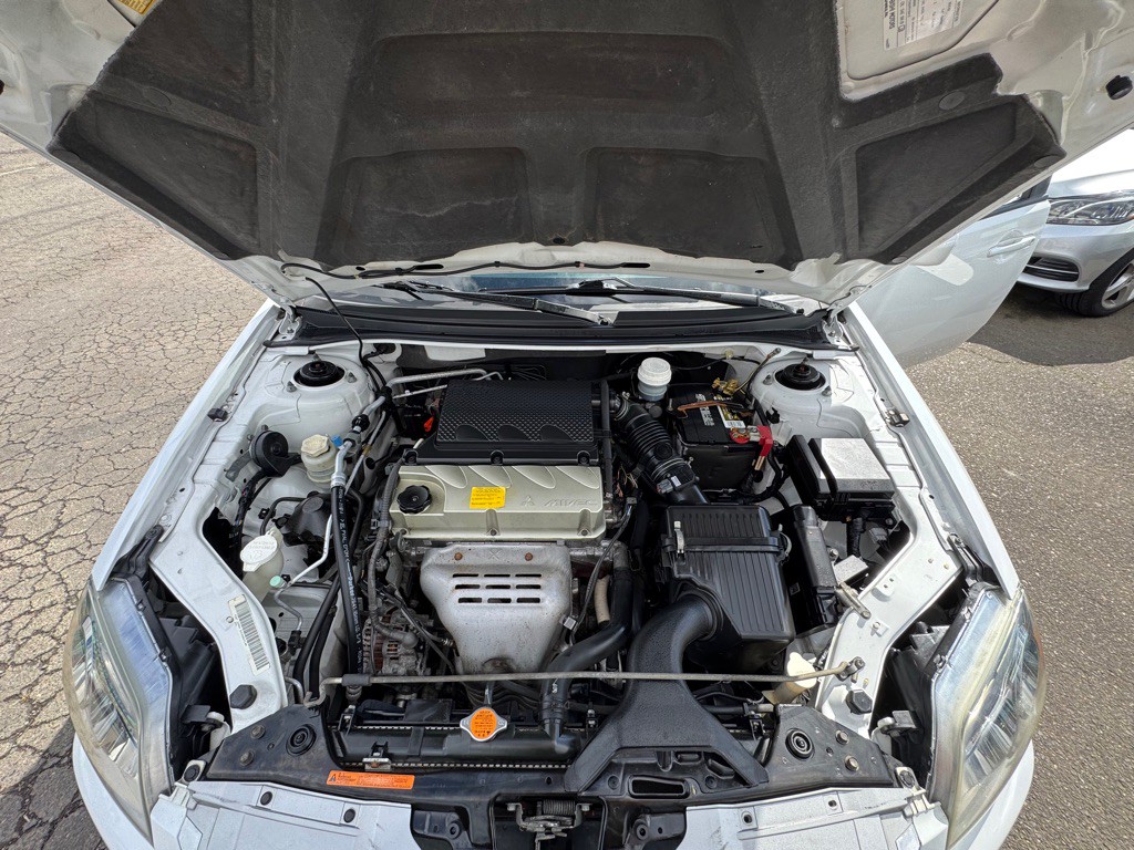 2012 Mitsubishi Galant Image 11