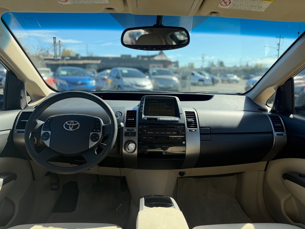 2004 Toyota Prius Image 8