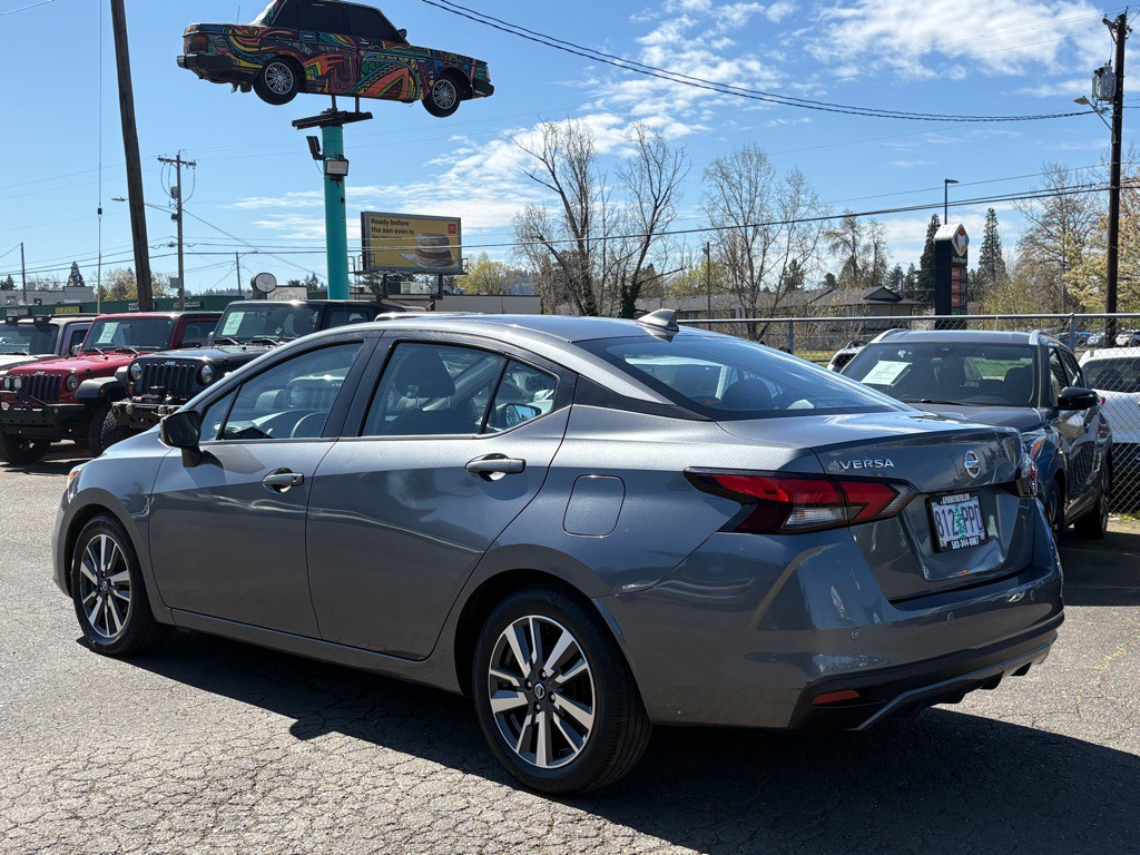 2020 Nissan Versa Image 2