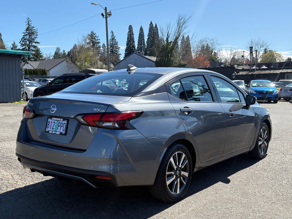 2020 Nissan Versa Image 4