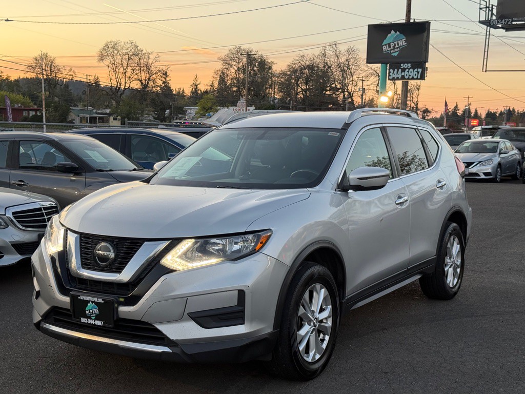 2018 Nissan Rogue Image 1