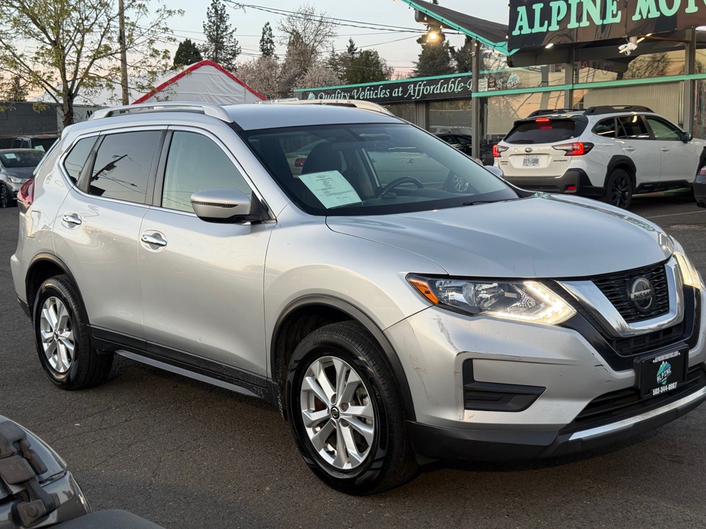 2018 Nissan Rogue Image 2