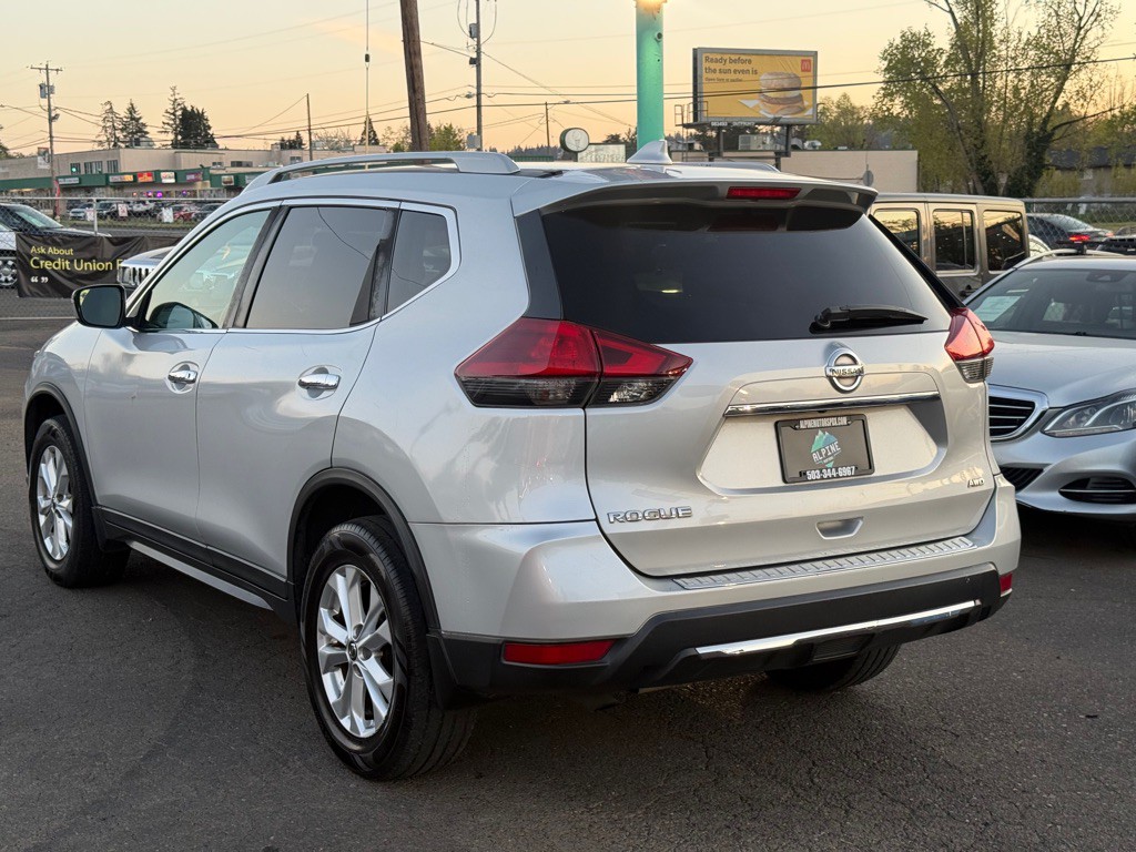 2018 Nissan Rogue Image 4