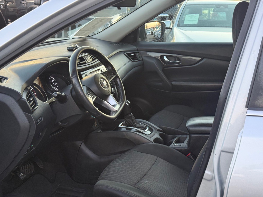 2018 Nissan Rogue Image 5