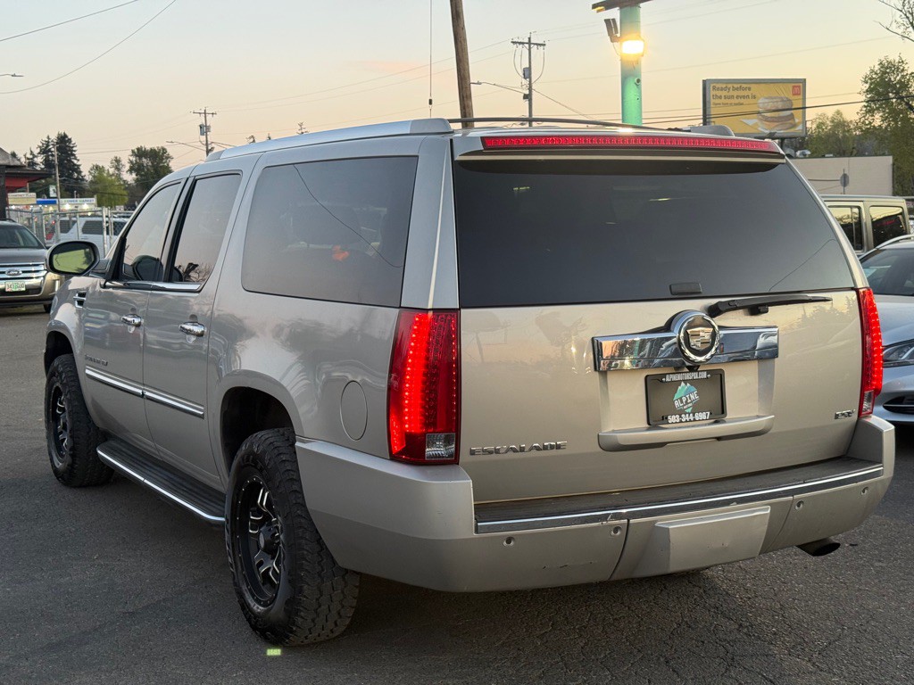 2007 Cadillac Escalade Image 4