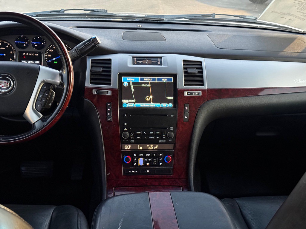 2007 Cadillac Escalade Image 8