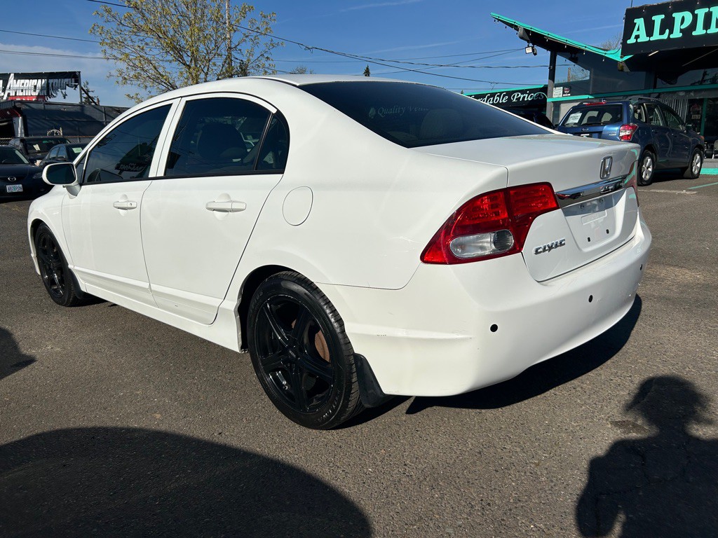 2011 Honda Civic Image 2