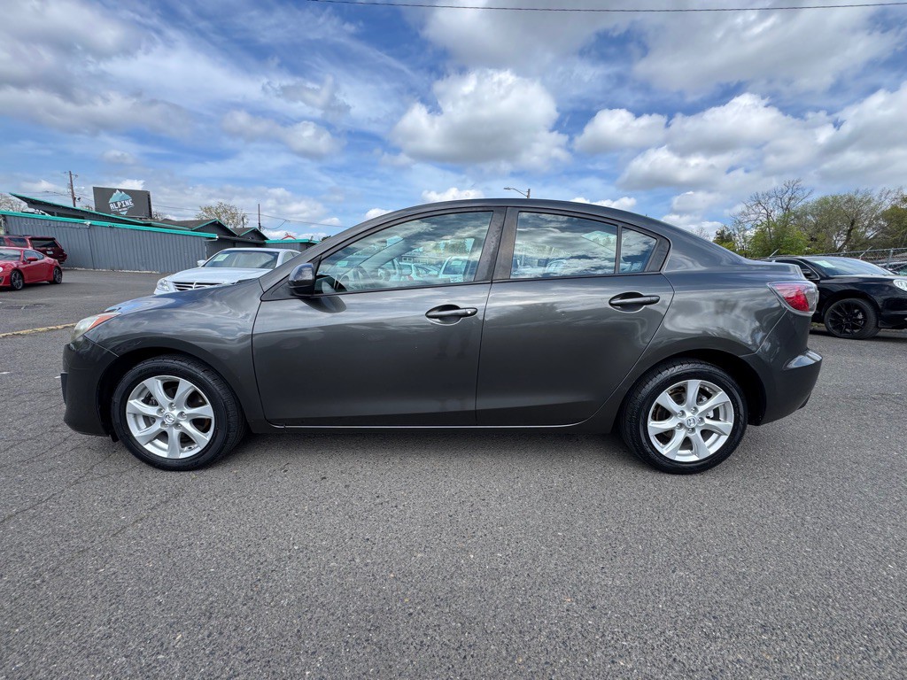 2010 Mazda Mazda3 Image 2