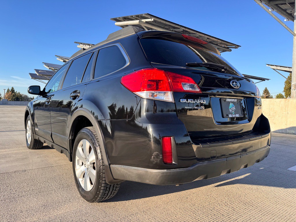 2010 Subaru Outback Image 3