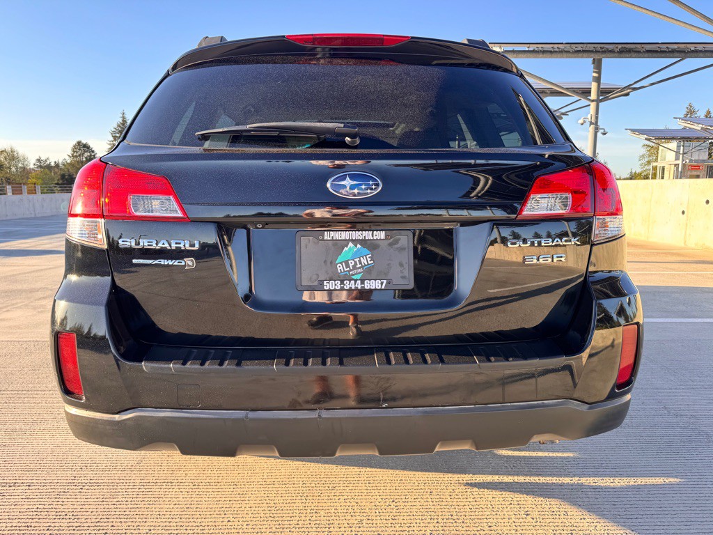 2010 Subaru Outback Image 4