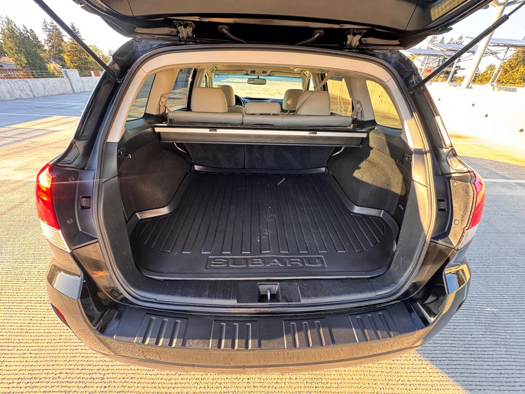 2010 Subaru Outback Image 10