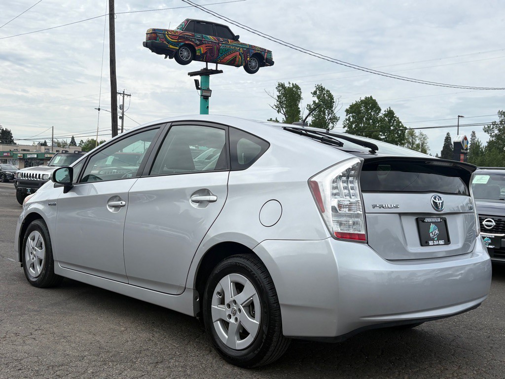 2010 Toyota Prius Image 2