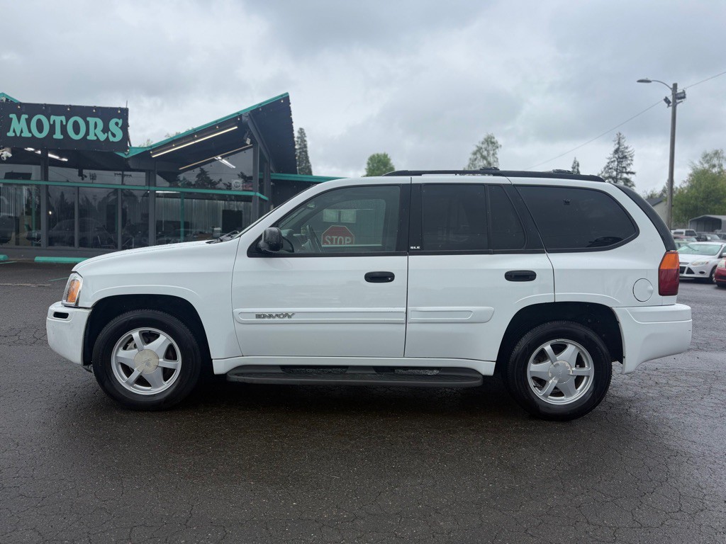 2002 GMC Envoy Image 2