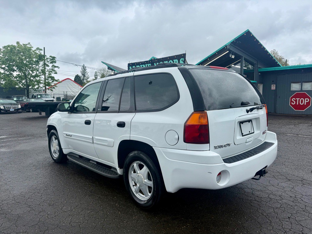 2002 GMC Envoy Image 3