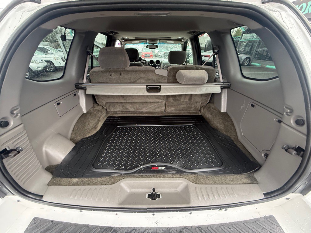 2002 GMC Envoy Image 12