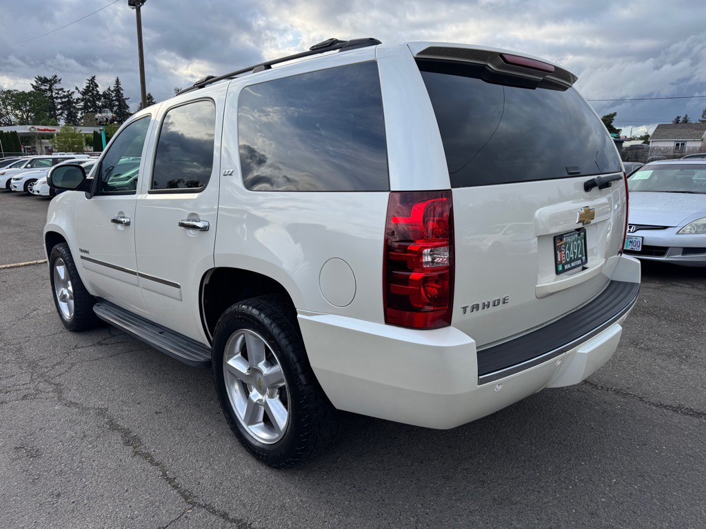 2010 Chevrolet Tahoe Image 3
