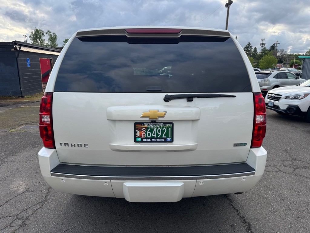 2010 Chevrolet Tahoe Image 4