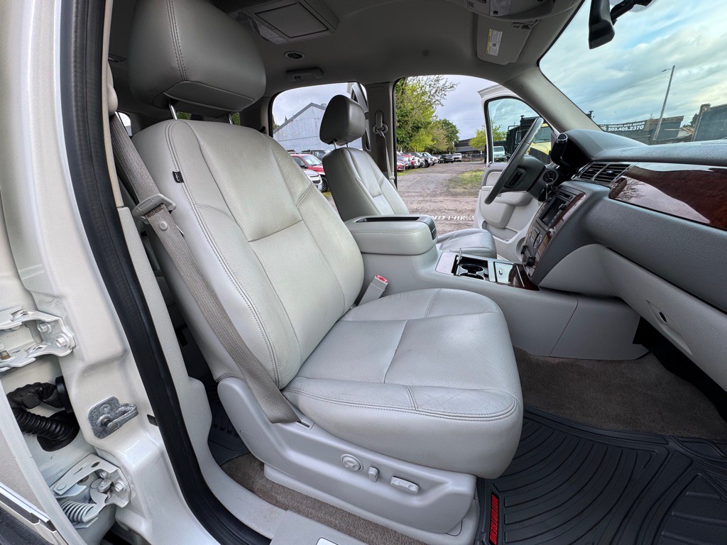 2010 Chevrolet Tahoe Image 11