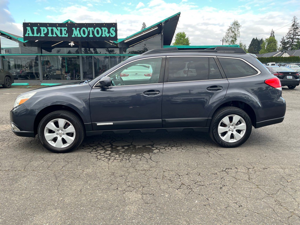 2010 Subaru Outback Image 2