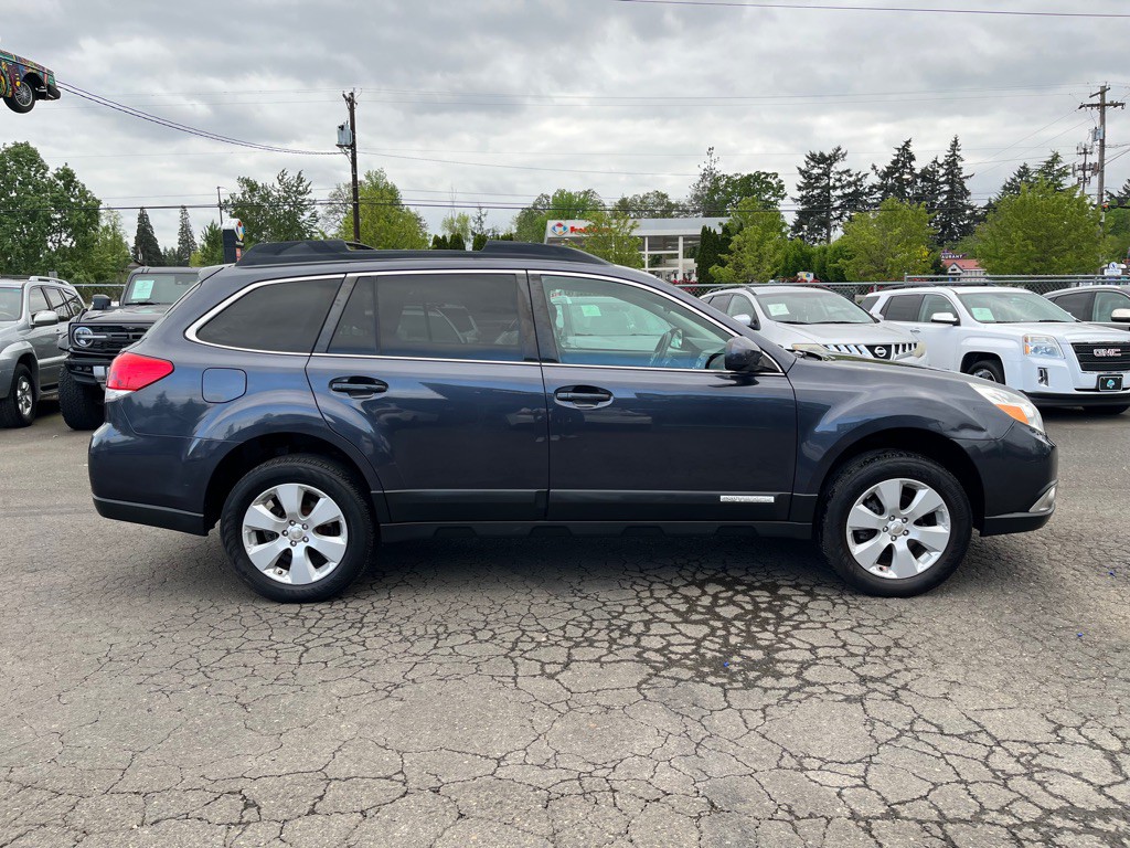 2010 Subaru Outback Image 6