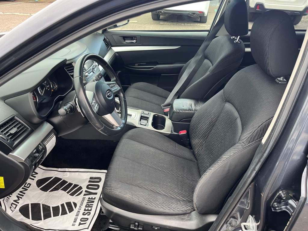 2010 Subaru Outback Image 9