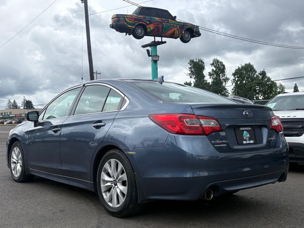 2016 Subaru Legacy Image 2