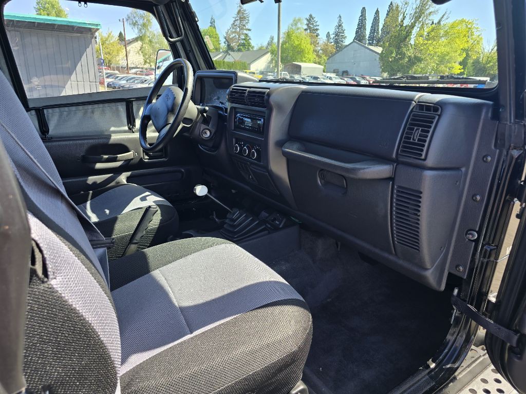 1999 Jeep Wrangler Image 12