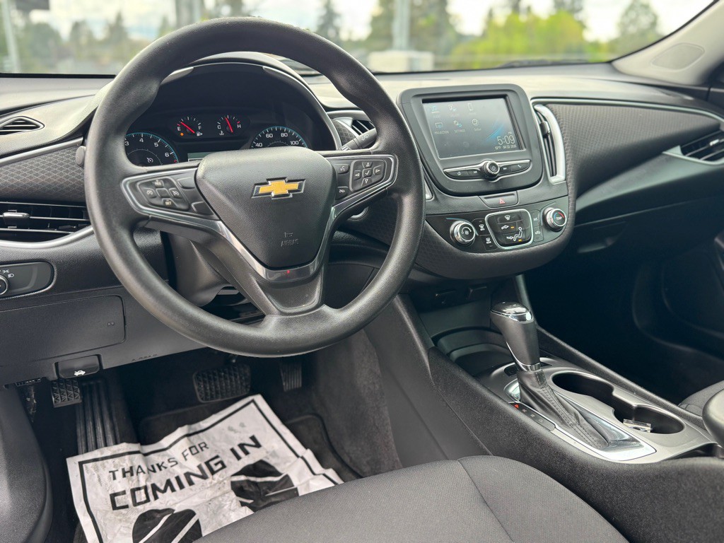 2016 Chevrolet Malibu Image 9