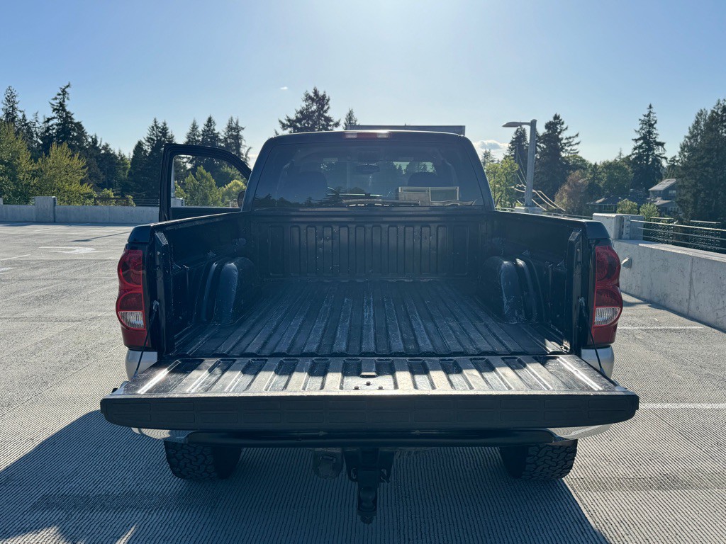 2005 Chevrolet Silverado 1500 Image 10