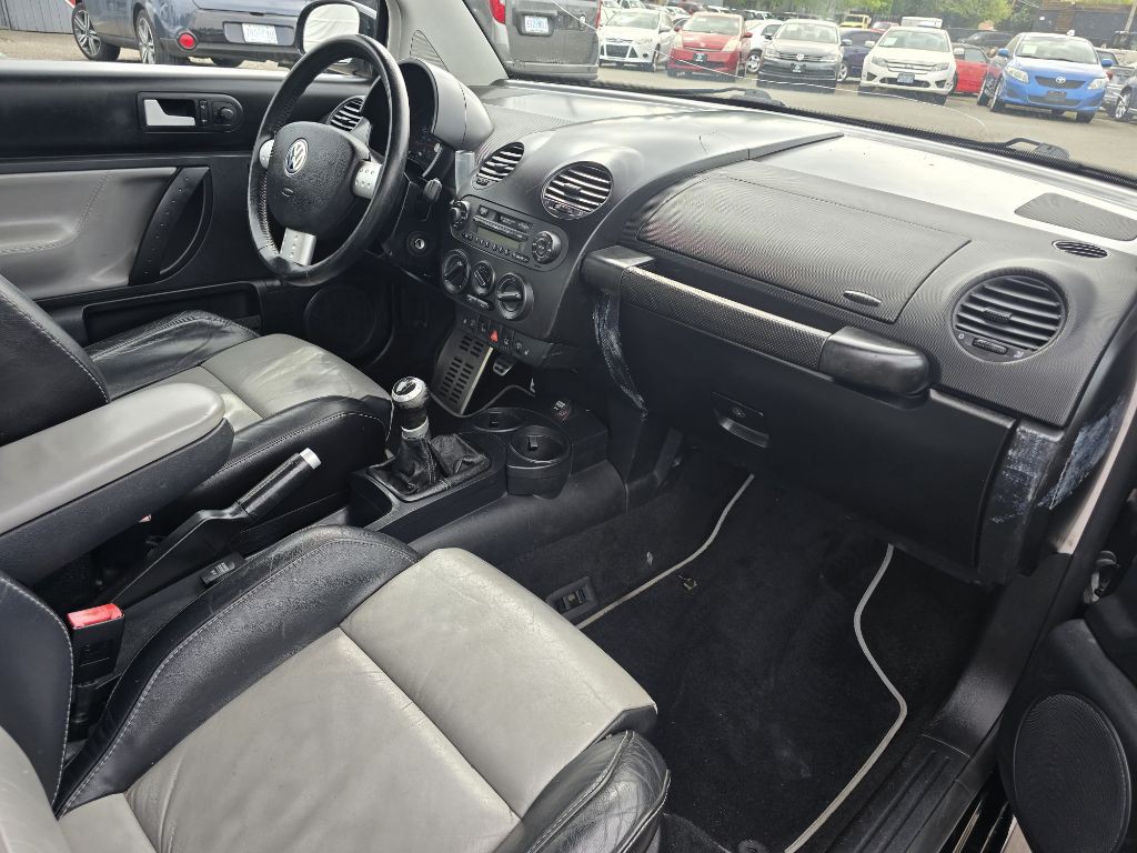 2002 Volkswagen Beetle Image 12