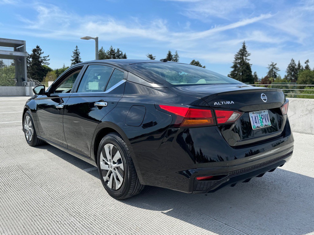 2020 Nissan Altima Image 2