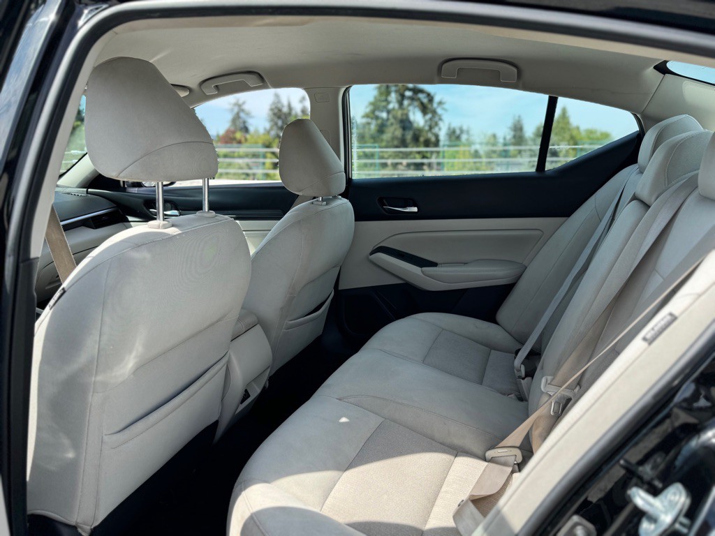 2020 Nissan Altima Image 8