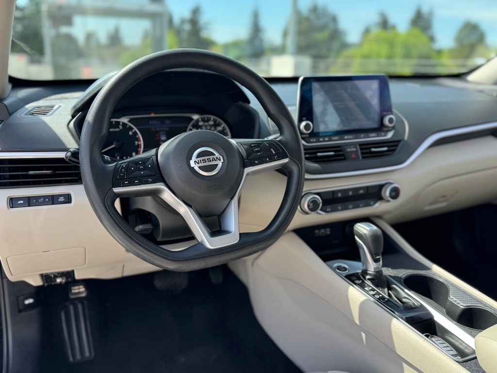 2020 Nissan Altima Image 9