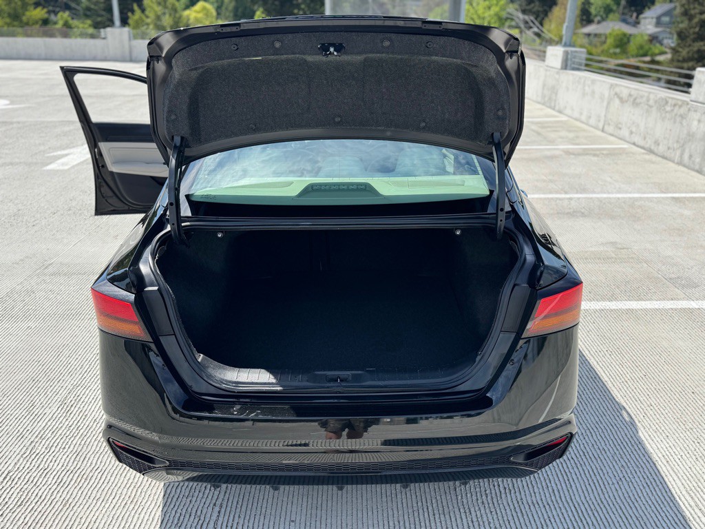 2020 Nissan Altima Image 10