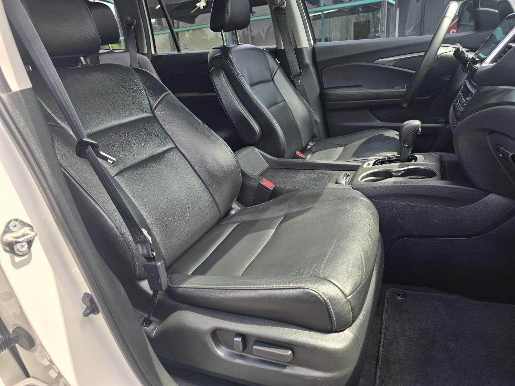 2017 Honda Pilot Image 11
