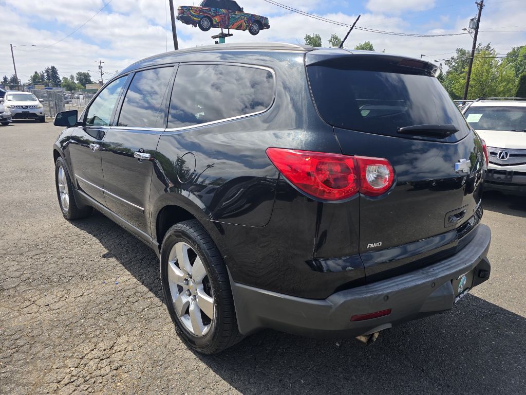 2011 Chevrolet Traverse Image 3