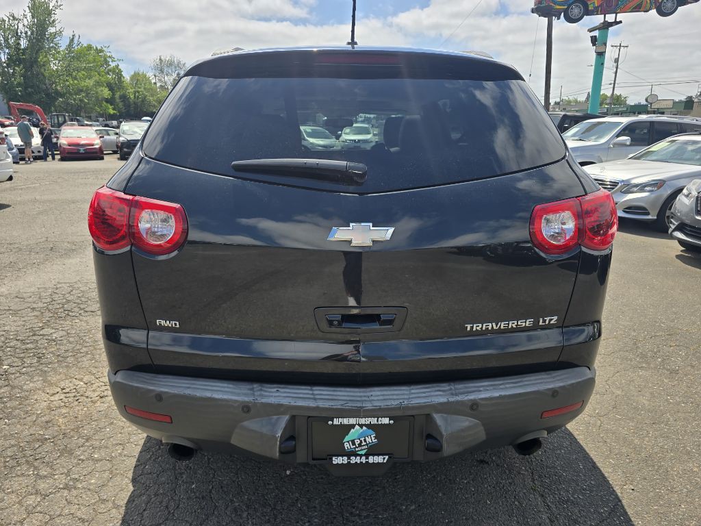 2011 Chevrolet Traverse Image 4